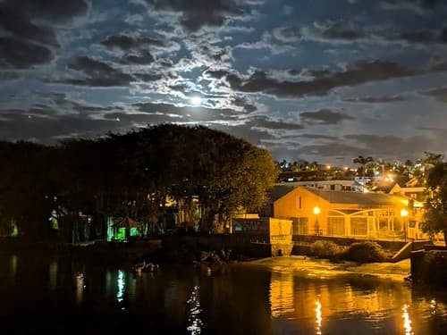 AU CLAIR DE LA LUNE
