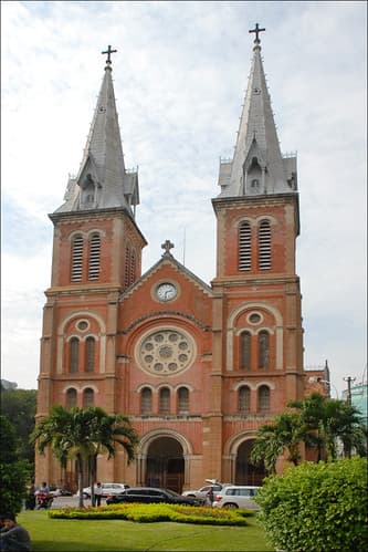 La cathédrale Notre-Dame (Hô Chi Minh Ville)