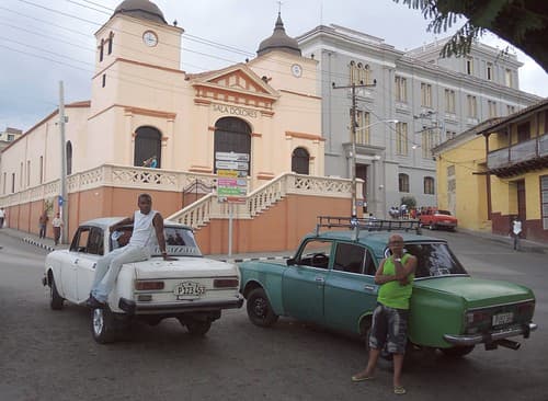 Cuba-Cars and their drivers