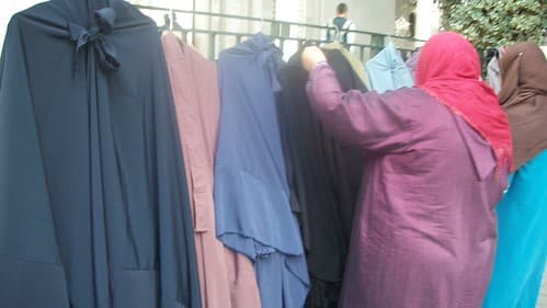 Islamic fashion returns to Tunisia | الأزياء الإسلامية تعود إلى تونس | La mode islamique fait son retour en Tunisie