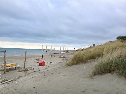 La côte adriatique à Pellestrina (lagune de Venise)