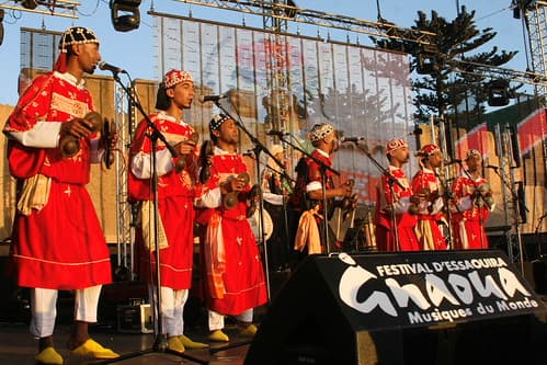 Gnaoua Festival promotes openness, tolerance | مهرجان كناوة ينشر قيم الانفتاح والتسامح | Le festival gnaoui favorise l'ouverture et la tolérance