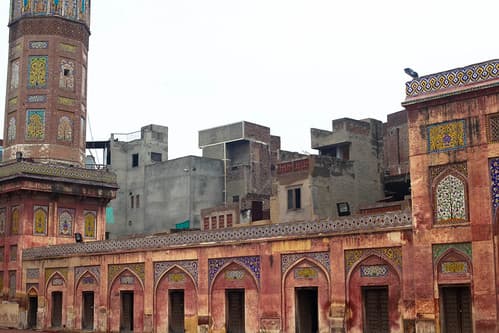 Wazir Khan Mosque / Old city