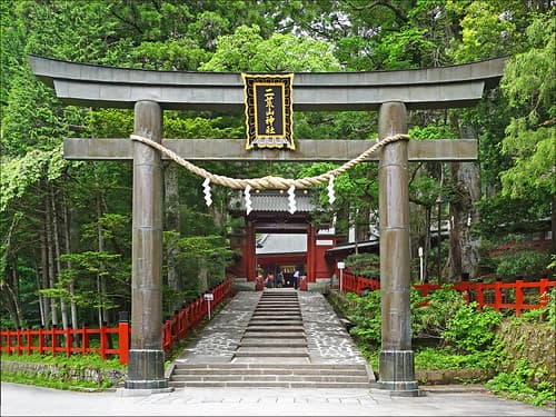 Le Torii du Futurasan jinja (Nikko, Japon)