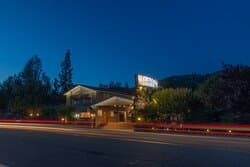Hôtel CEDAR LODGE - YOSEMITE — Etats Unis