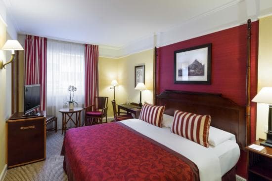 HOTEL EPSOM MANOTEL – vue 3