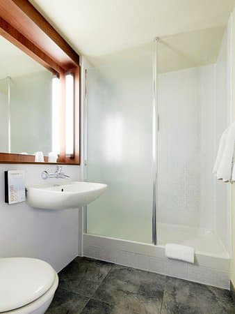 CAMPANILE POITIERS FUTUROSCOPE HOTEL – vue 3