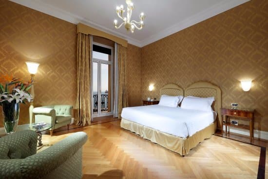 EXCELSIOR HOTEL NAPLES – vue 4