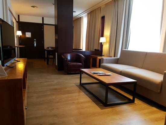 HOTEL BARCELONA UNIVERSAL – vue 3