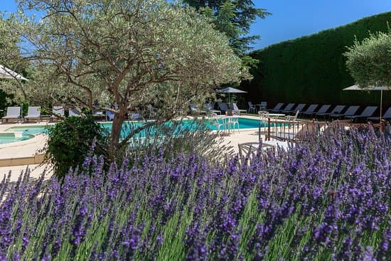 Hôtel AVIGNON AUBERGE DE CASSAGNE 4*