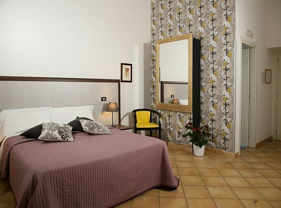 CARAVAGGIO HOTEL NAPLES – vue 2