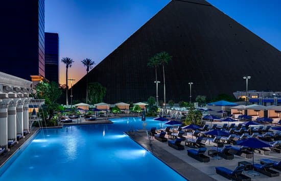 FOUR QUEENS HOTEL AND CASINO – vue 2