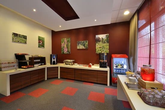 IBIS BUDAPEST AERO HOTEL – vue 3