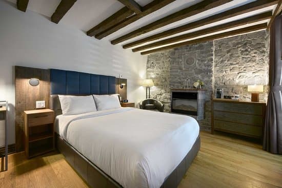 HOTEL AUBERGE UNIVERSEL – vue 4