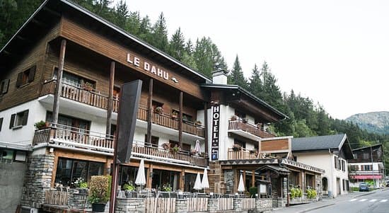 LE DAHU HOTELS CHALETS DE TRADITION – vue 2