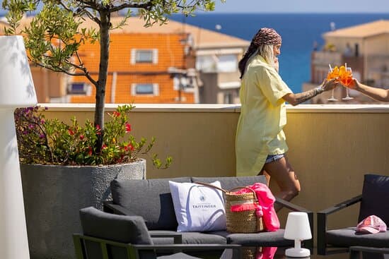 QUALITY HOTEL MENTON MEDITERRANEE – vue 2