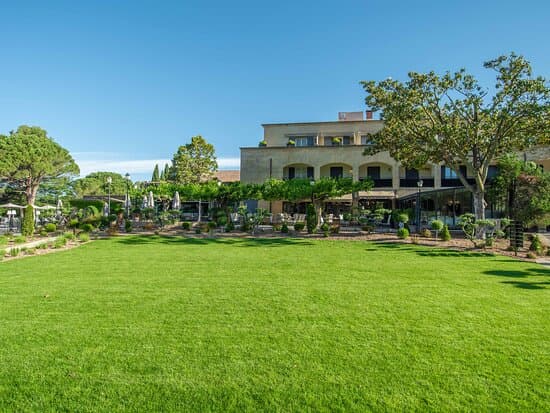 HOSTELLERIE DU VALLON DE VALRUGUES SAINT REMY DE PROVENCE – vue 2
