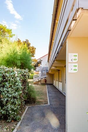 HOTEL CAMPANILE MILLAU – vue 3