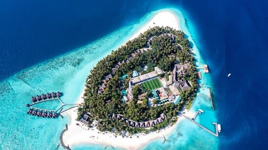 Hôtel Hotel fihalhohi Island Resort 3*