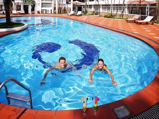 CENTURY RIVERSIDE HOTEL HUE – vue 3