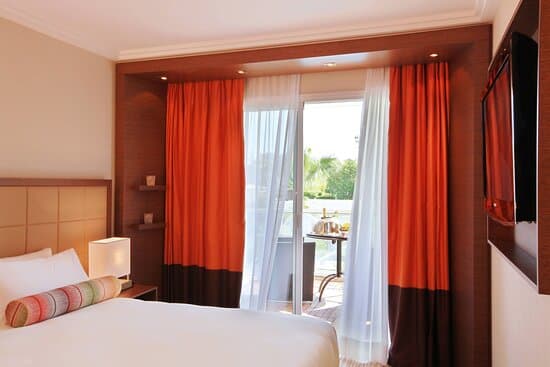 HOTEL AMBASSADEUR – vue 5